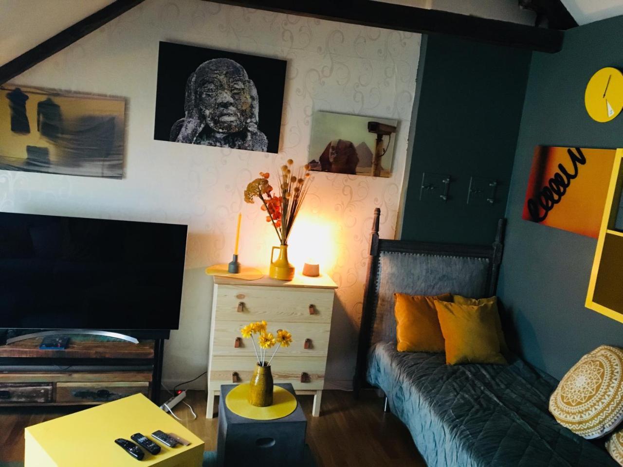 Homestay Downtown Loft With Shared Bathroom