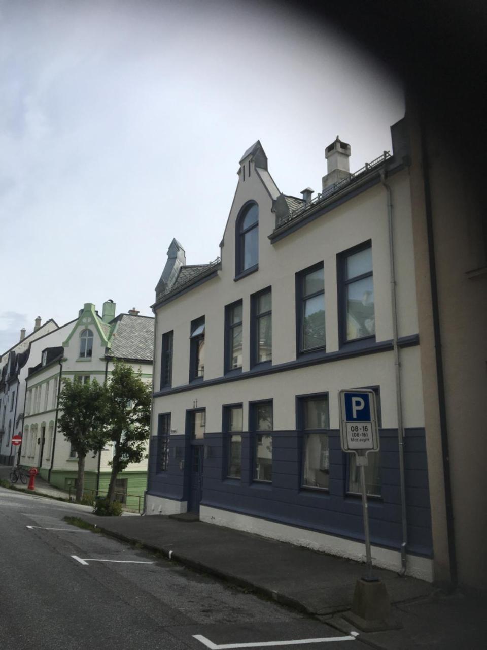 Downtown Loft With Shared Bathroom Homestay Alesund